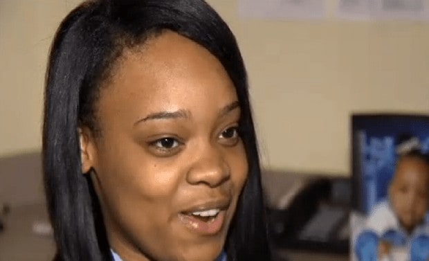 Once Homeless, Chicago Teen Mom Is Now Valedictorian Who’s Been Awarded Over $600,000 in Scholarships