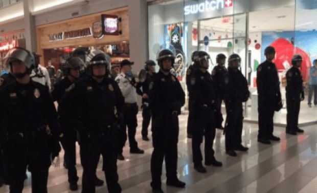 Minn. Black Lives Matter Protesters Demonstrate Inside Mall of America, Shut Down Airport Terminal