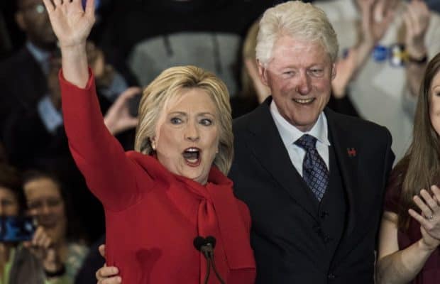 Clinton & Sanders Tie In Iowa Democratic Caucuses