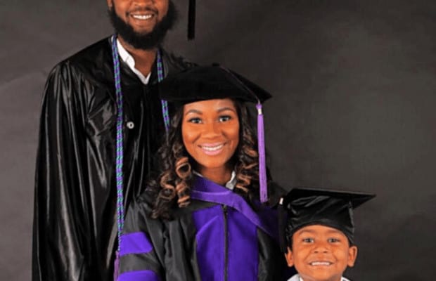 This Inspiring Family Graduation Photo Is The Best Thing You’ll See All Day
