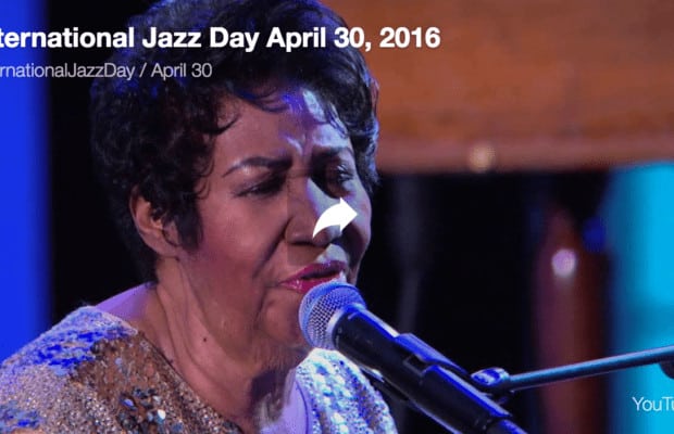 Aretha Franklin Performs Powerful Cover Of Prince’s ‘Purple Rain’